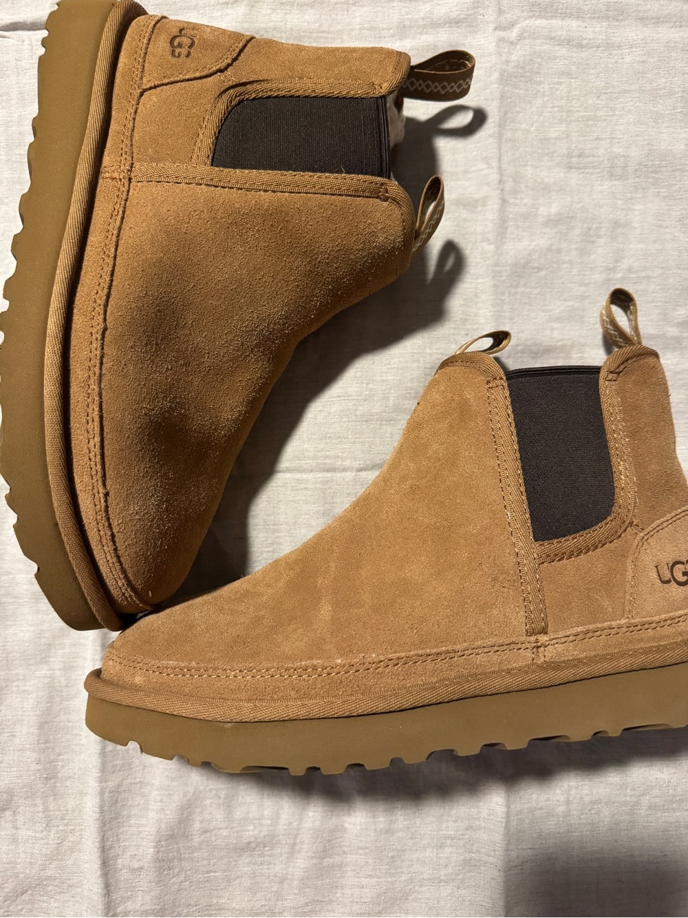 UGG Men's Chestnut/Tan Suede Chukka Boots - Picture 12 of 12